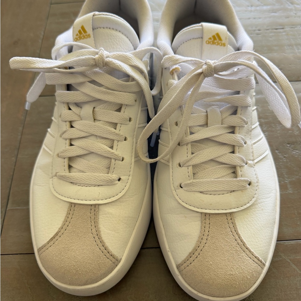 adidas women’s White & Beige Low-Top Leather Sneakers